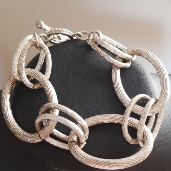 Silver tone toggle bracelet - Picture 1 of 2